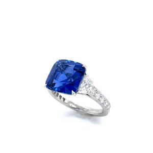 Blue sapphire ring with diamonds